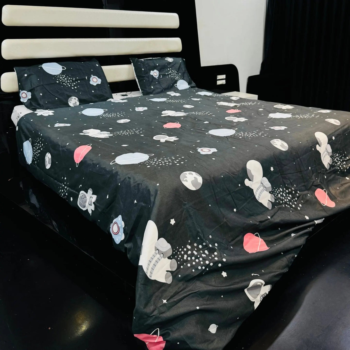 4pc Kids Bed Set – King Size Fitted Bedsheet , Comforter Cover & 2 Pillow Covers | Astronaut Theme Famyo Shop WH