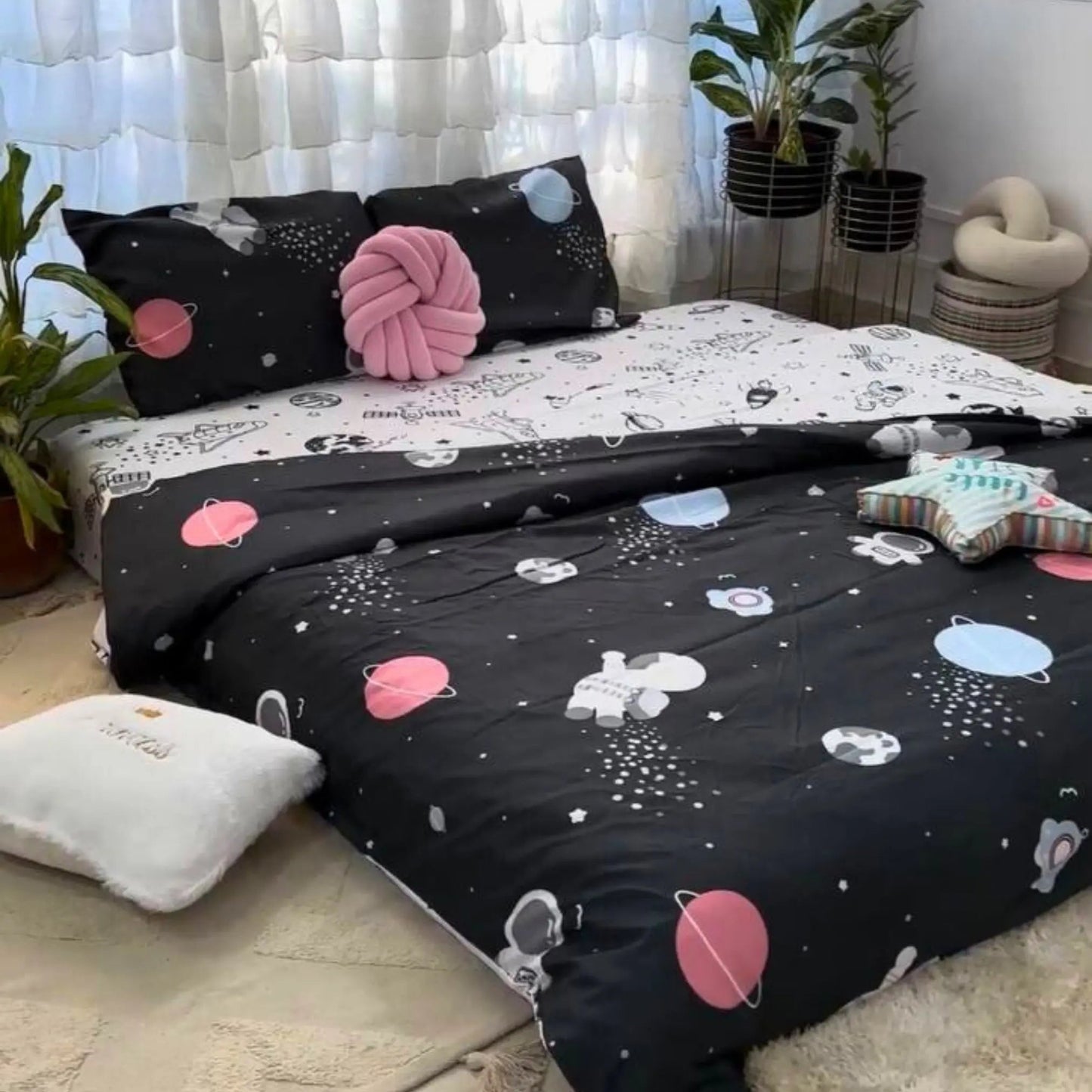 Famyo's Astronaut in Space King Size Bedding Set and comforter cover for Kids