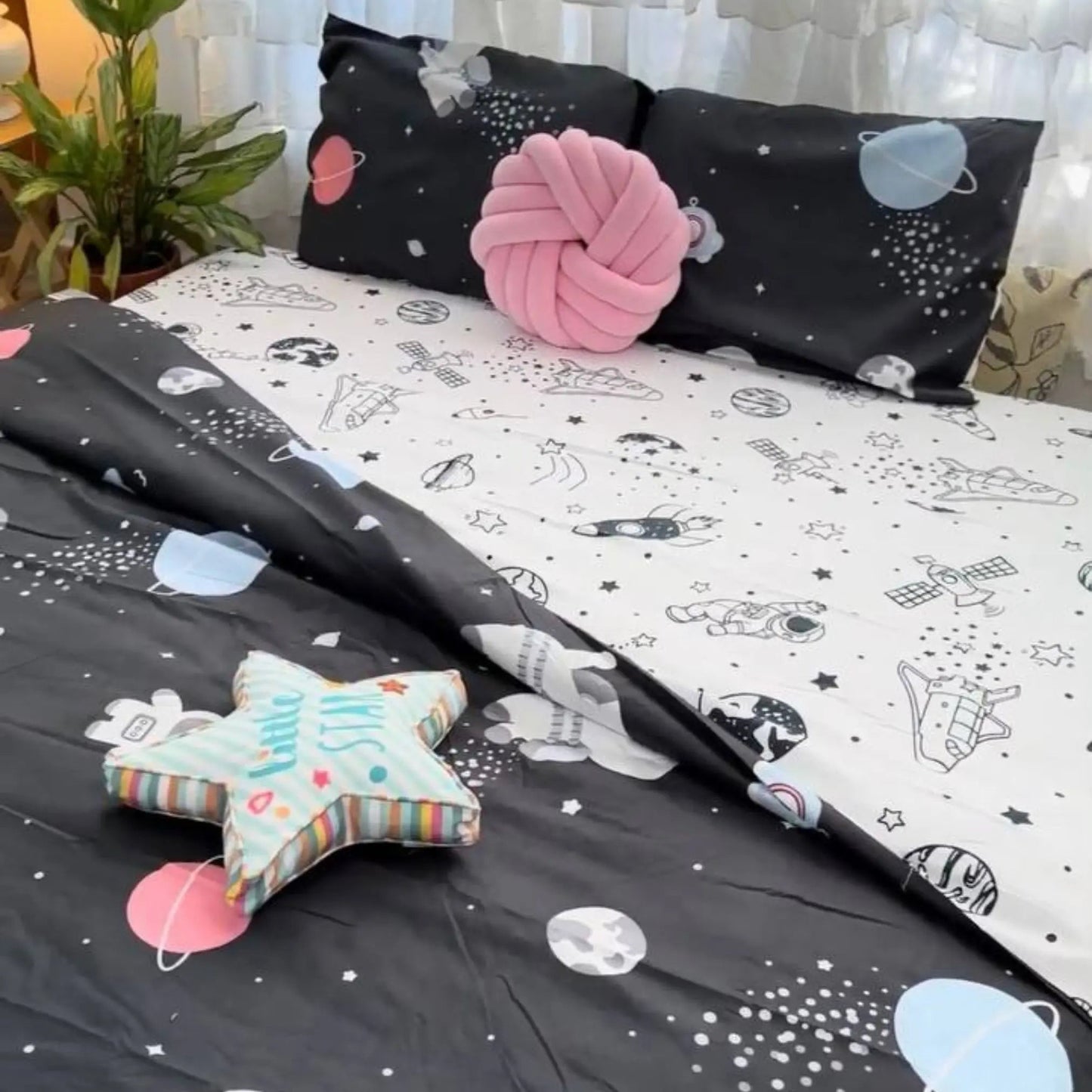 4pc Kids Bed Set – King Size Fitted Bedsheet , Comforter Cover & 2 Pillow Covers | Astronaut Theme Famyo Shop WH