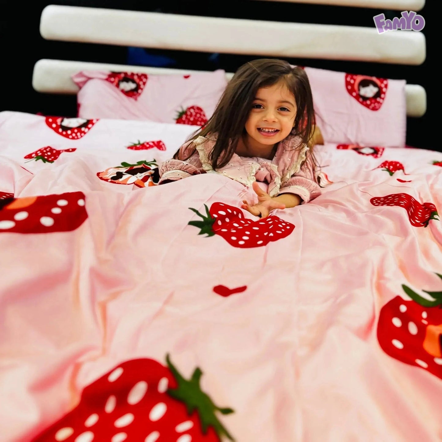 4pc Kids Bed Set – King Size Fitted Bedsheet , Comforter Cover & 2 Pillow Covers | Strawberry Pink Theme Famyo Shop WH