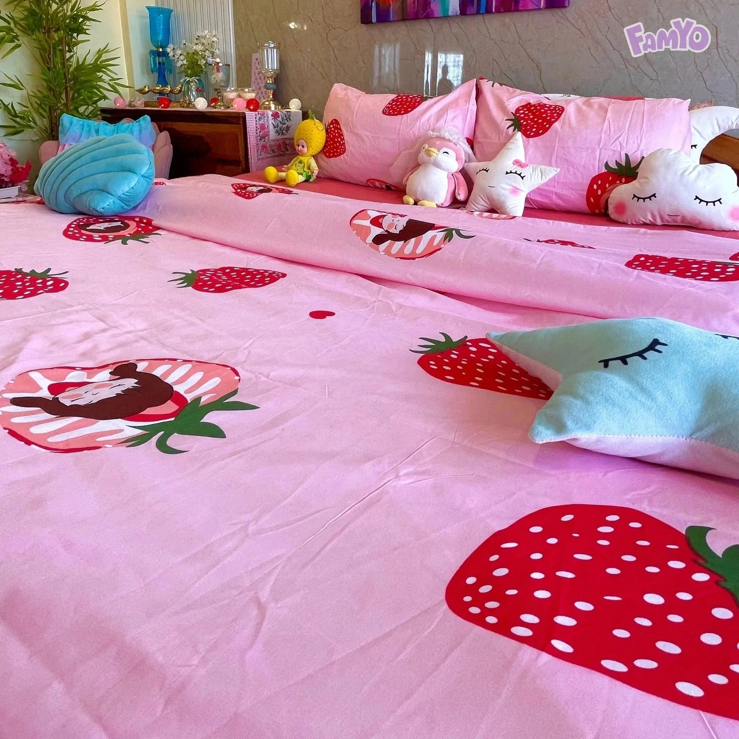 4pc Kids Bed Set – King Size Fitted Bedsheet , Comforter Cover & 2 Pillow Covers | Strawberry Pink Theme Famyo Shop WH