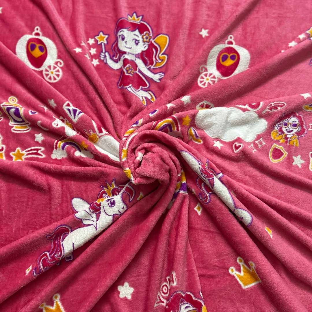 June the Unicorn Glow Blanket by Famyo – Soft Kids Blanket, Perfect Gift for Kids 0-15 years