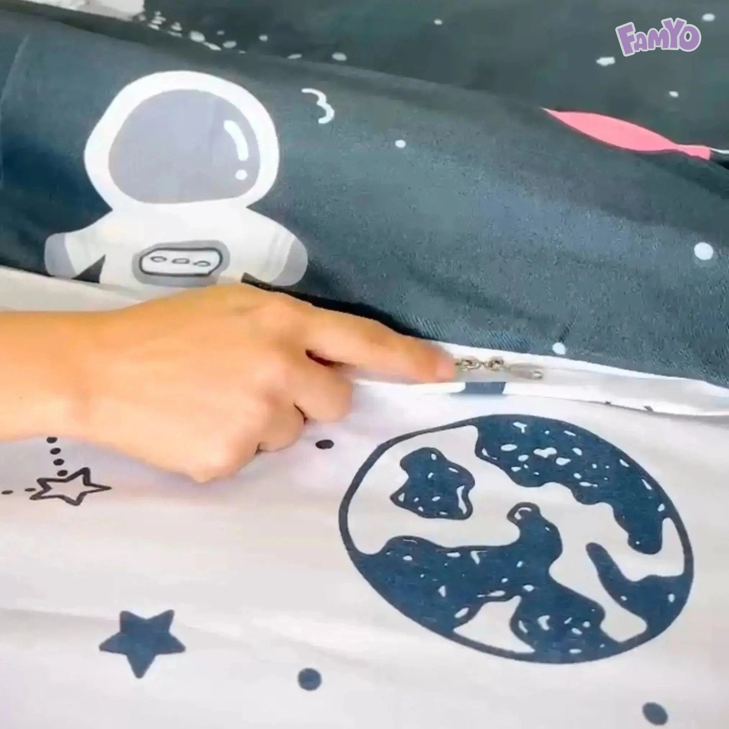 Famyo's Changeable Comforter Cover and Bedding Set for Kids Bedroom Makeover