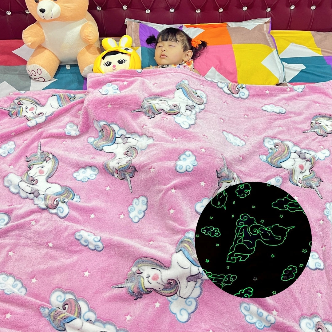 Dreamy Unicorn Glow in The Dark Blanket for Kids, 200 x 152cm, 0-15 years | All-Weather Lightweight Blanket for Kids’ Room