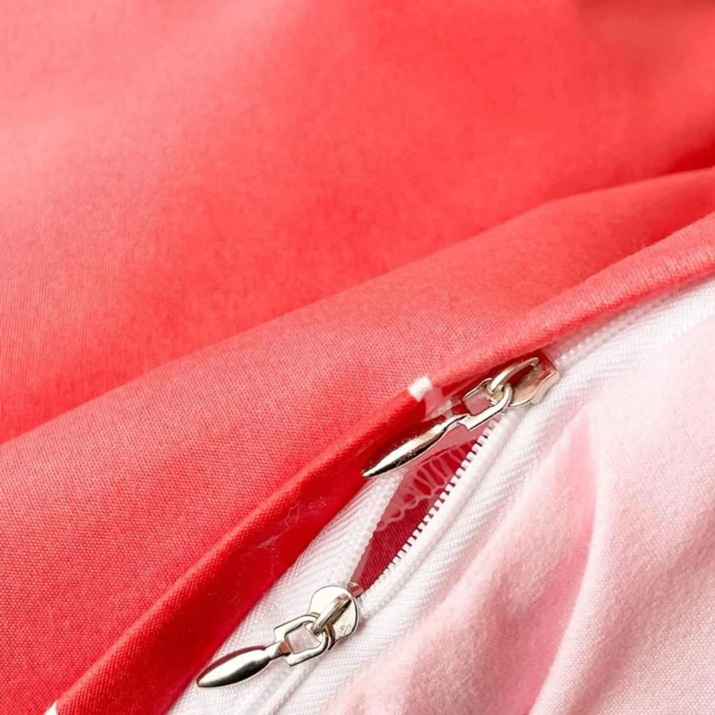 Strawberry Reversible Comforter with a zipper chain comforter cover