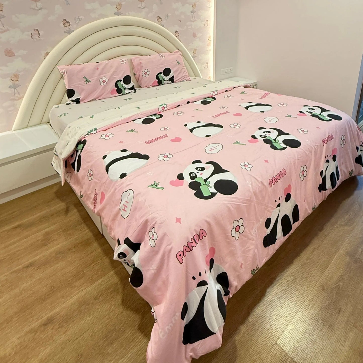 4pc/5pc King Bedding Set- Comforter Cover, Fitted Bedsheet, 2 Pillow Covers, Comforter Sleepy Pink Panda