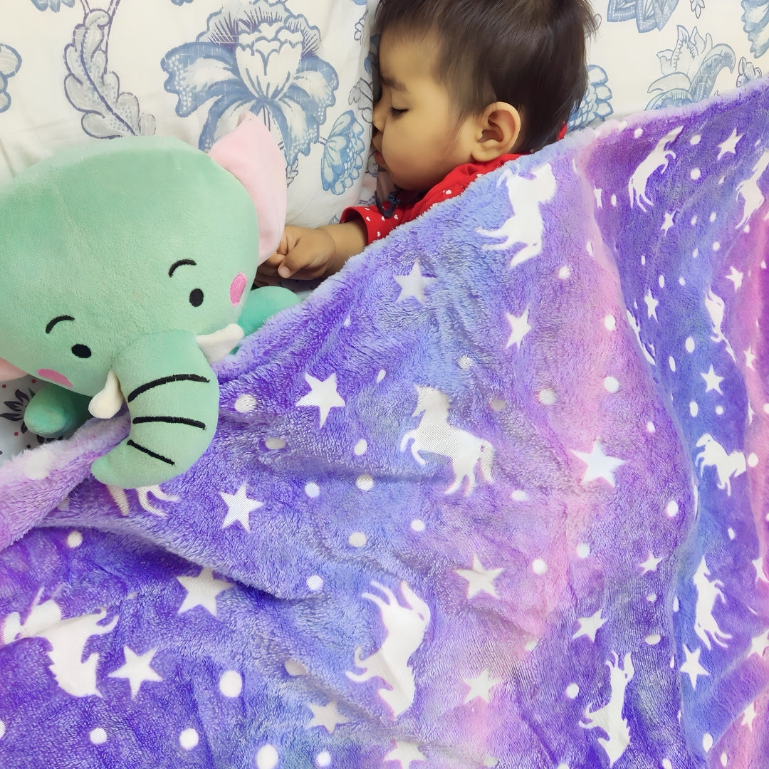 Famyo Unicorn Glow in The Dark Blanket for Kids | 200 x 152cm, 0-15 Years, Queen Size Flannel Blanket | Birthday Gift for Kids Bed, Sofa, or Couch