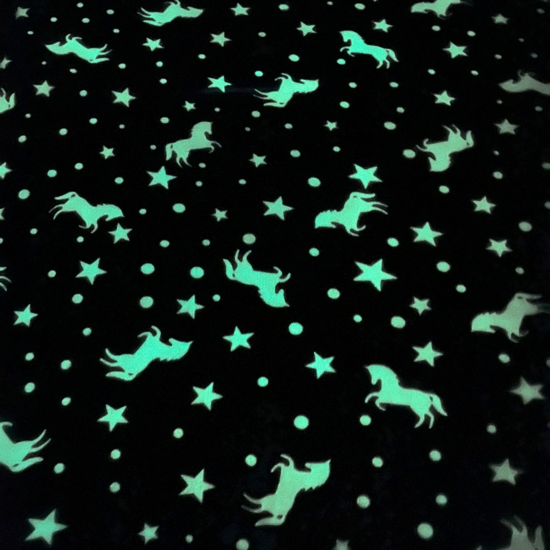 Famyo Unicorn Glow in The Dark Blanket for Kids | 200 x 152cm, 0-15 Years, Queen Size Flannel Blanket | Birthday Gift for Kids Bed, Sofa, or Couch