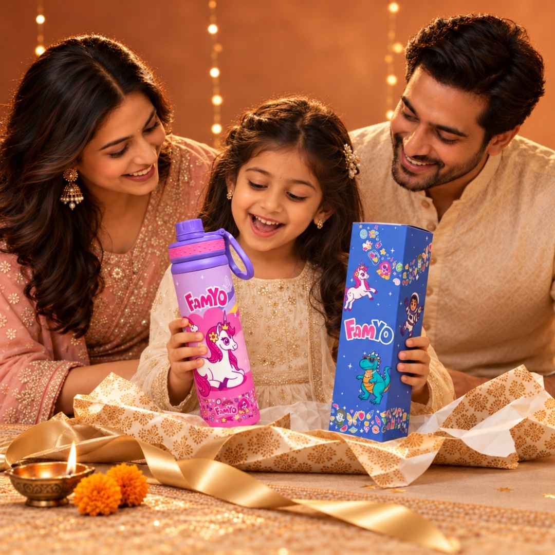 Kids stainless steel water bottle available in June the Unicorn, Rexy the Dinosaur, Leo the Astronaut, Dark Blue Astronaut, and Lavender Unicorn designs, featuring a 900 ml capacity, ideal for school, travel, and everyday hydration.