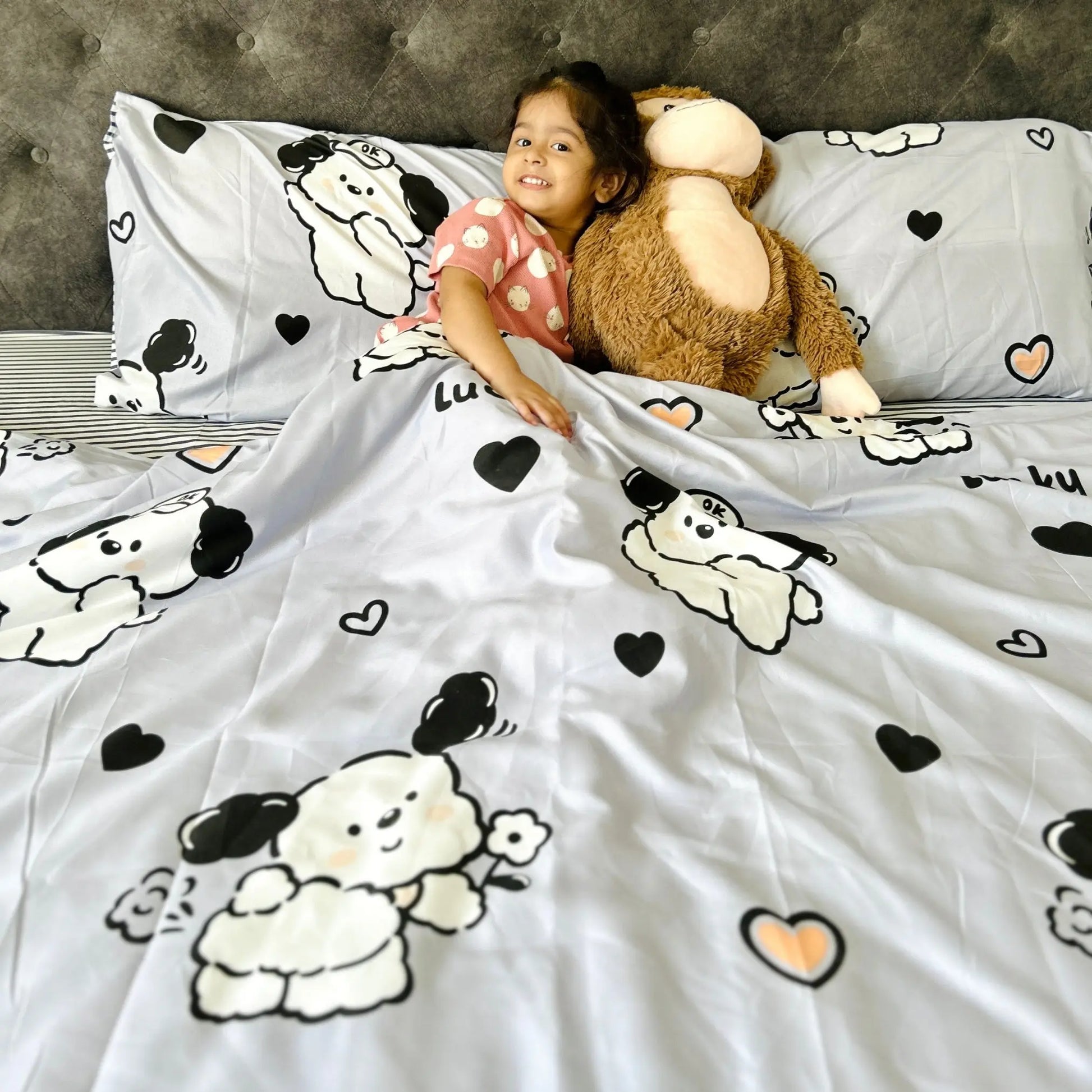 4pc Kids Bed Set – King Size Fitted Bedsheet , Comforter Cover & 2 Pillow Covers | Cute Puppy & Flowers Theme Famyo Shop WH