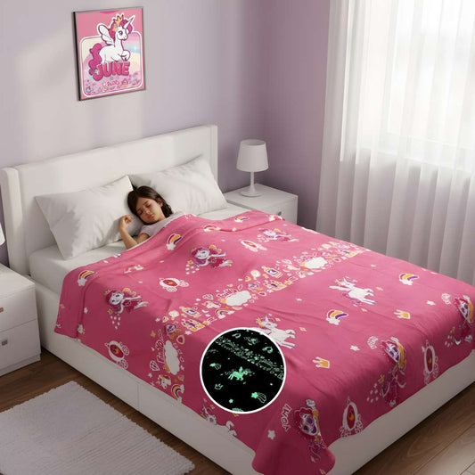 June the Unicorn Glow Blanket by Famyo – Soft Kids Blanket, Perfect Gift for Kids 0-15 years