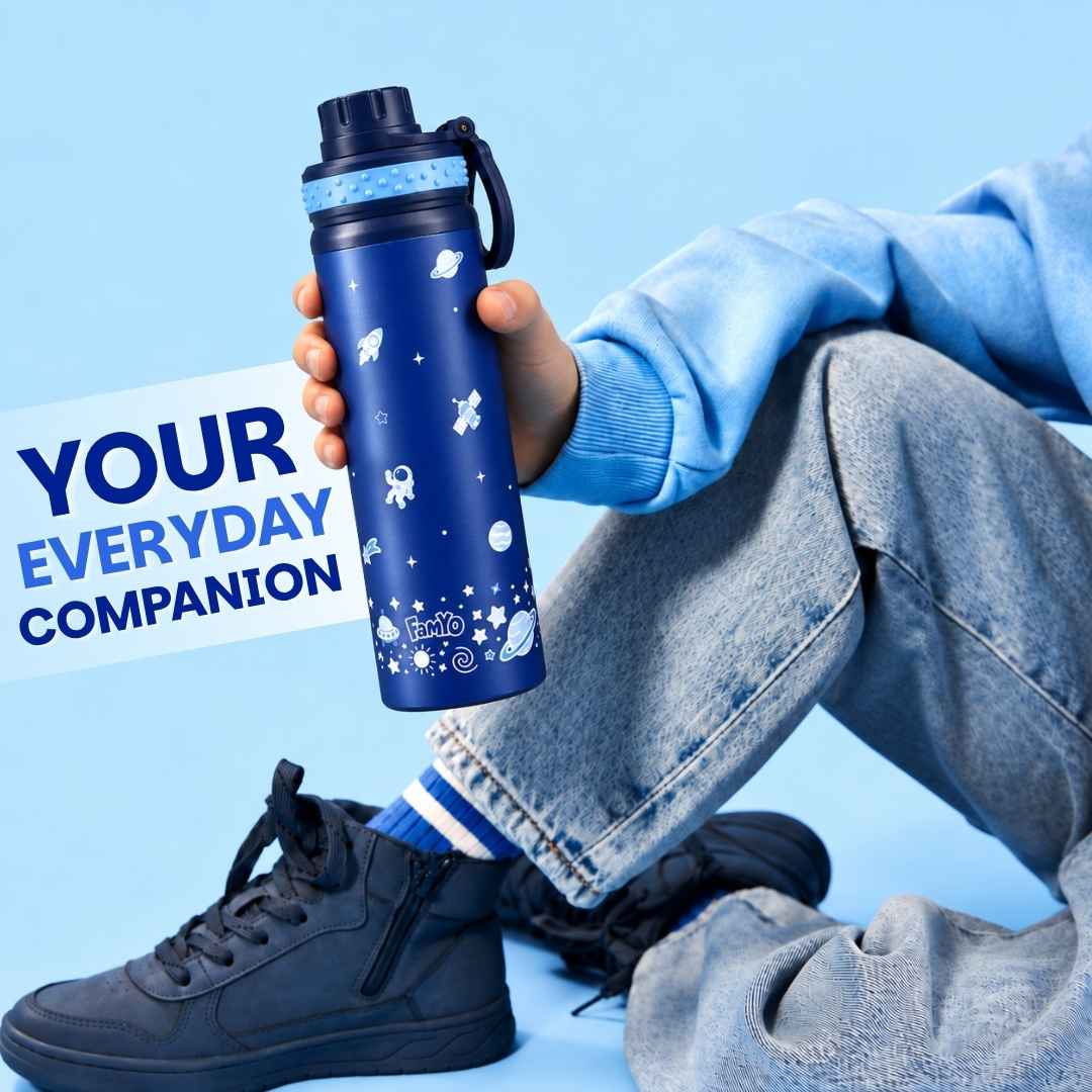 Kids stainless steel water bottle available in June the Unicorn, Rexy the Dinosaur, Leo the Astronaut, Dark Blue Astronaut, and Lavender Unicorn designs, featuring a 900 ml capacity, ideal for school, travel, and everyday hydration.