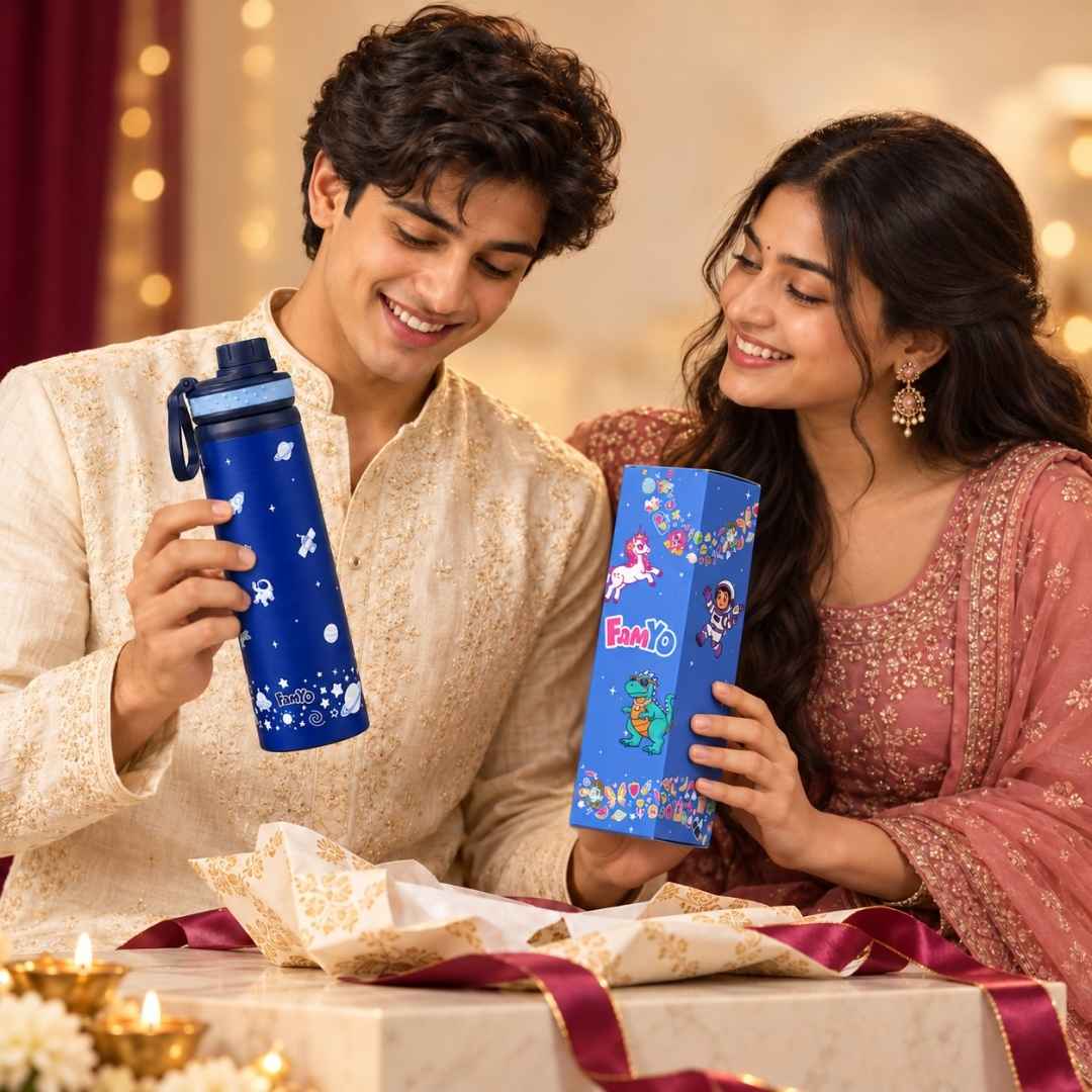 Kids stainless steel water bottle available in June the Unicorn, Rexy the Dinosaur, Leo the Astronaut, Dark Blue Astronaut, and Lavender Unicorn designs, featuring a 900 ml capacity, ideal for school, travel, and everyday hydration.