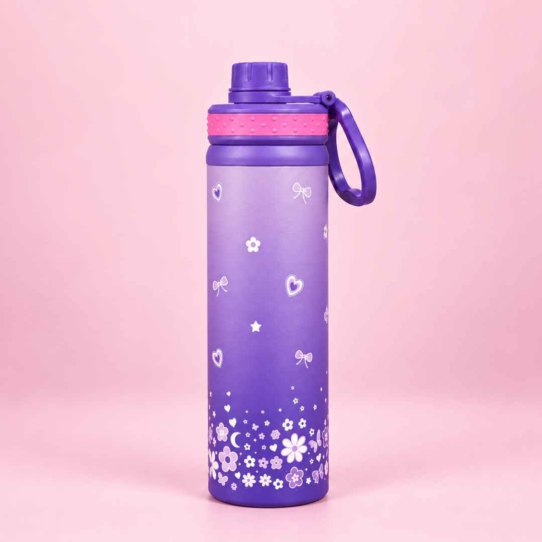 Kids stainless steel water bottle available in June the Unicorn, Rexy the Dinosaur, Leo the Astronaut, Dark Blue Astronaut, and Lavender Unicorn designs, featuring a 900 ml capacity, ideal for school, travel, and everyday hydration.