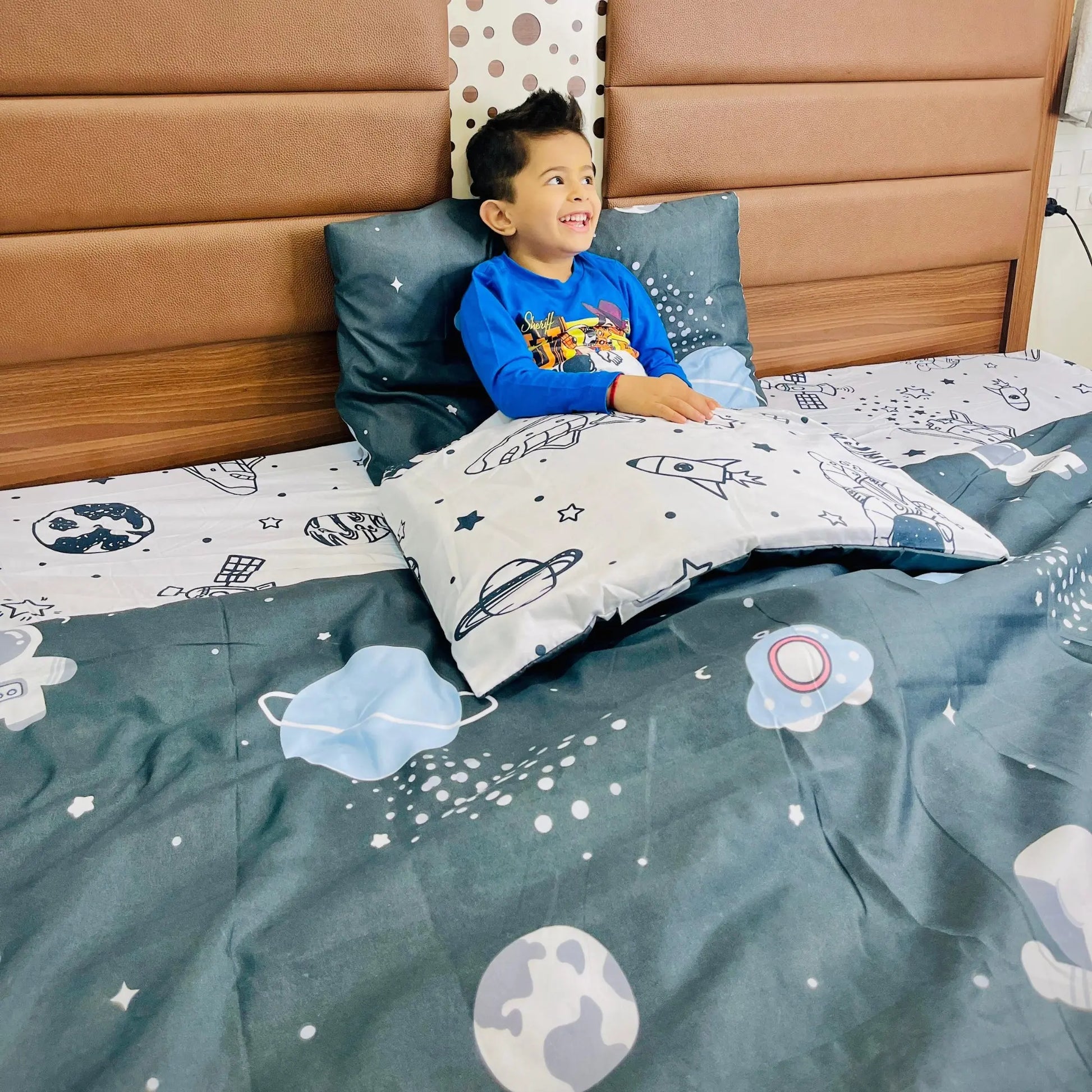 Famyo's Astronaut in Space Printed Fitted Bedsheet and 2XPillow Covers with a Cozy Comforter for Kids