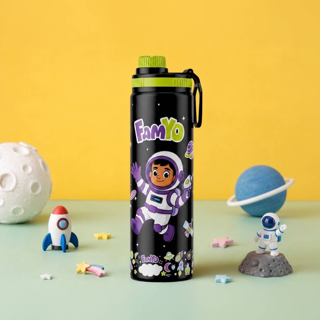 Famyo leo the astronaut water bottle for kids 900 ml