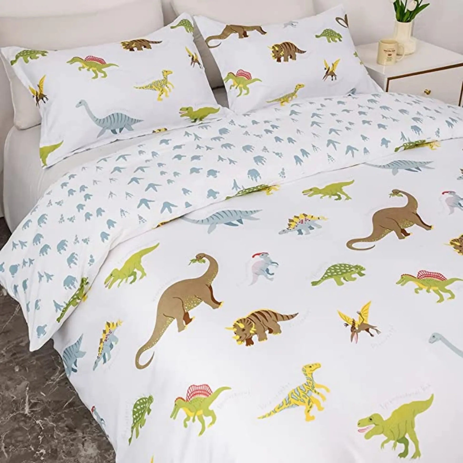 Reversible 150 GSM Comforter with Dino Jurassic Park Print for a fun kids' bedroom makeover