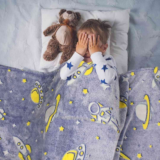 Astronaut glow blanket by Famyo – 200x152 cm AC blanket for 0–15 years