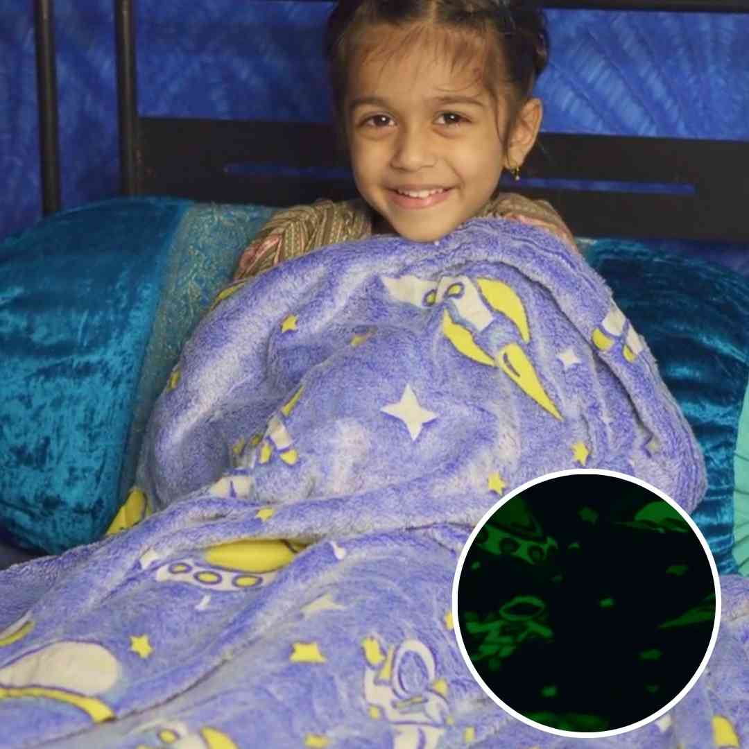 Astronaut blanket for kids – glows in the dark and fits queen size beds