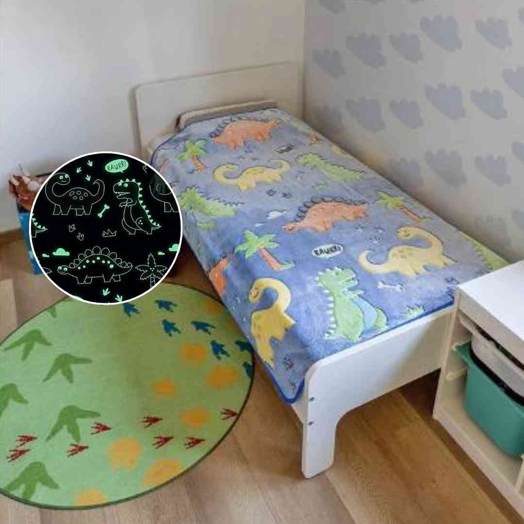 Famyo cozy dinosaur blanket – soft queen size glow blanket for kids’ rooms