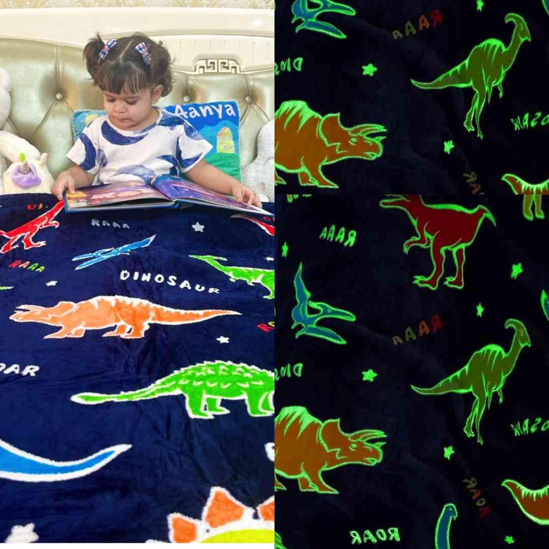 Glow in the dark dinosaur blanket – cozy queen size for kids aged 0–15