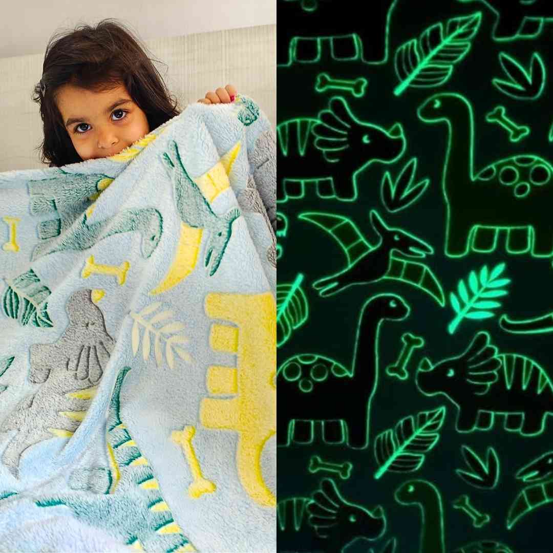 Famyo green dinosaur blanket – ultra-soft flannel with glow in the dark effect