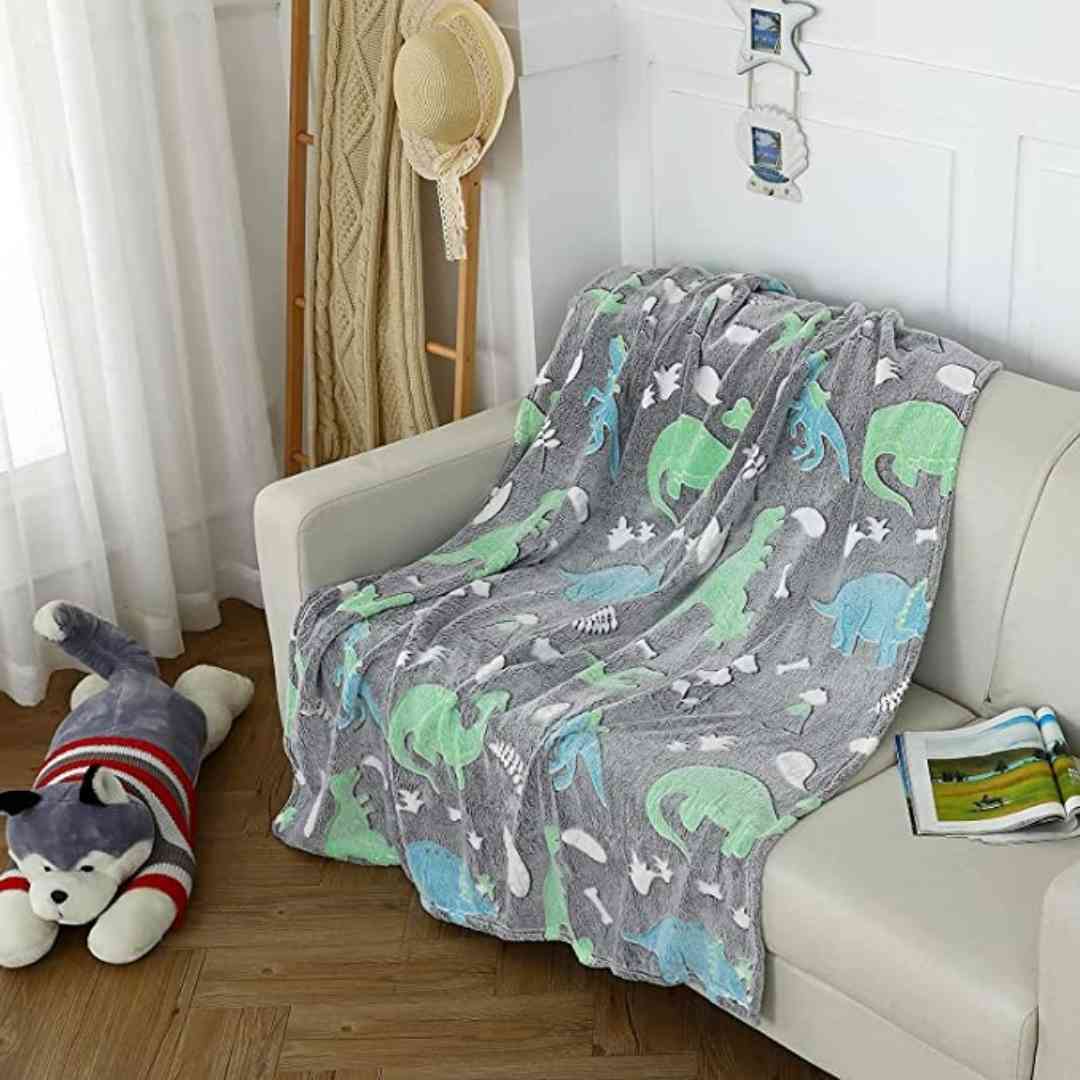 Famyo queen size glow blanket – grey dino design for cozy naps
