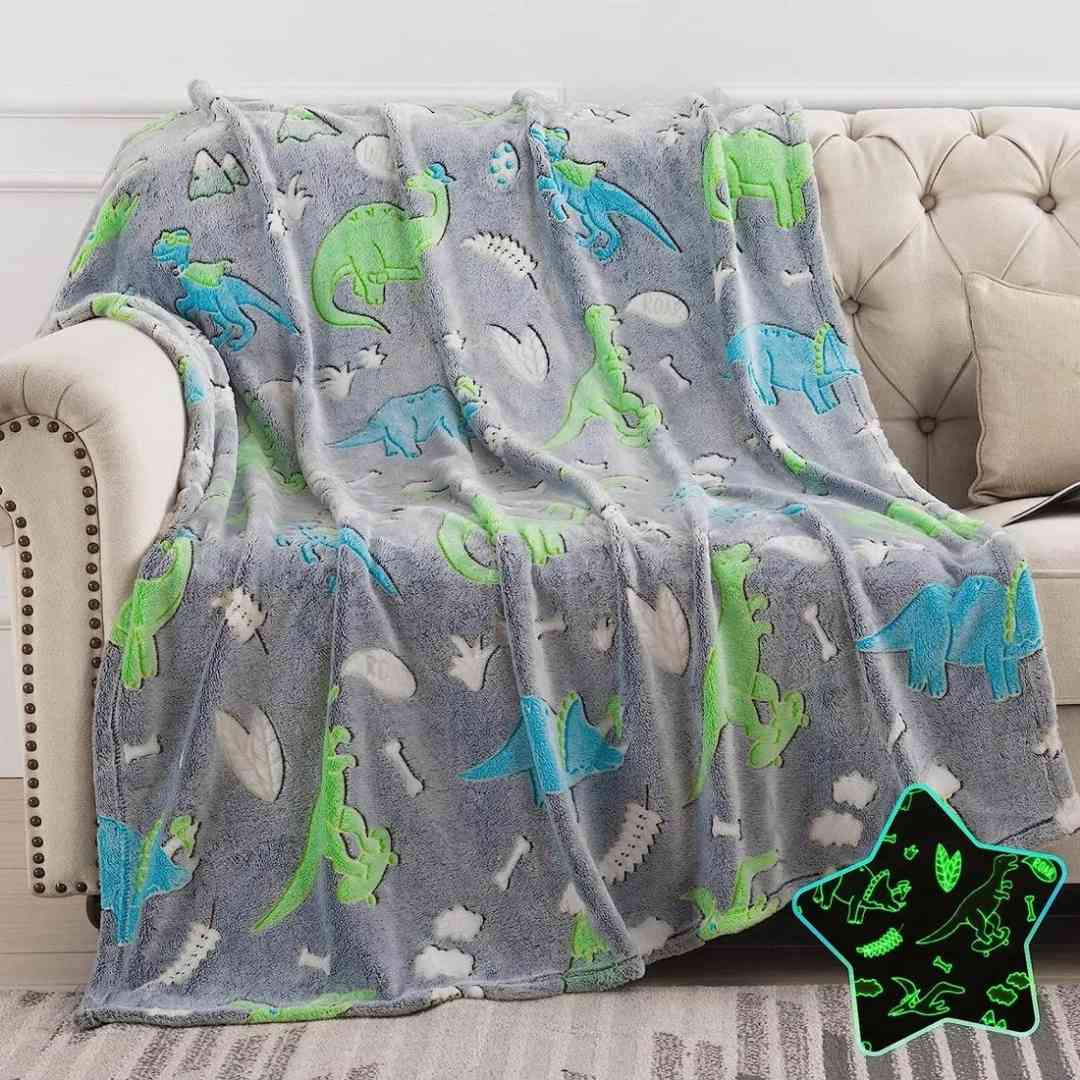 Famyo flannel kids blanket – grey dino theme with night glow accents