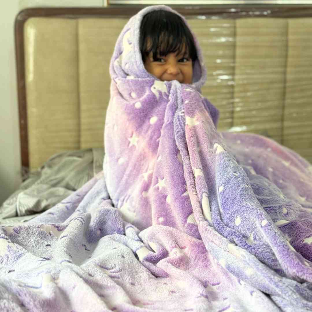 Soft purple blanket with unicorn glow print – 200x152 cm for kids