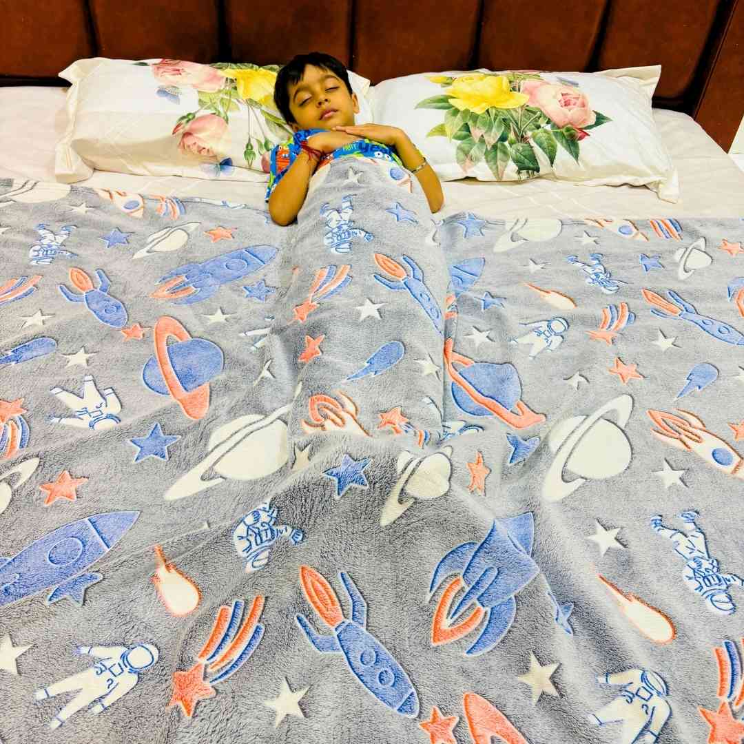 Famyo glow blanket combo – 2 queen-size blankets with glowing space and unicorn prints
