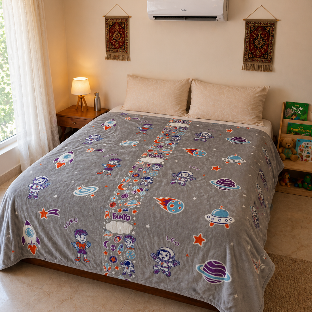 Famyo Leo Astronaut Glow in the dark blanket - all season blanket for kids