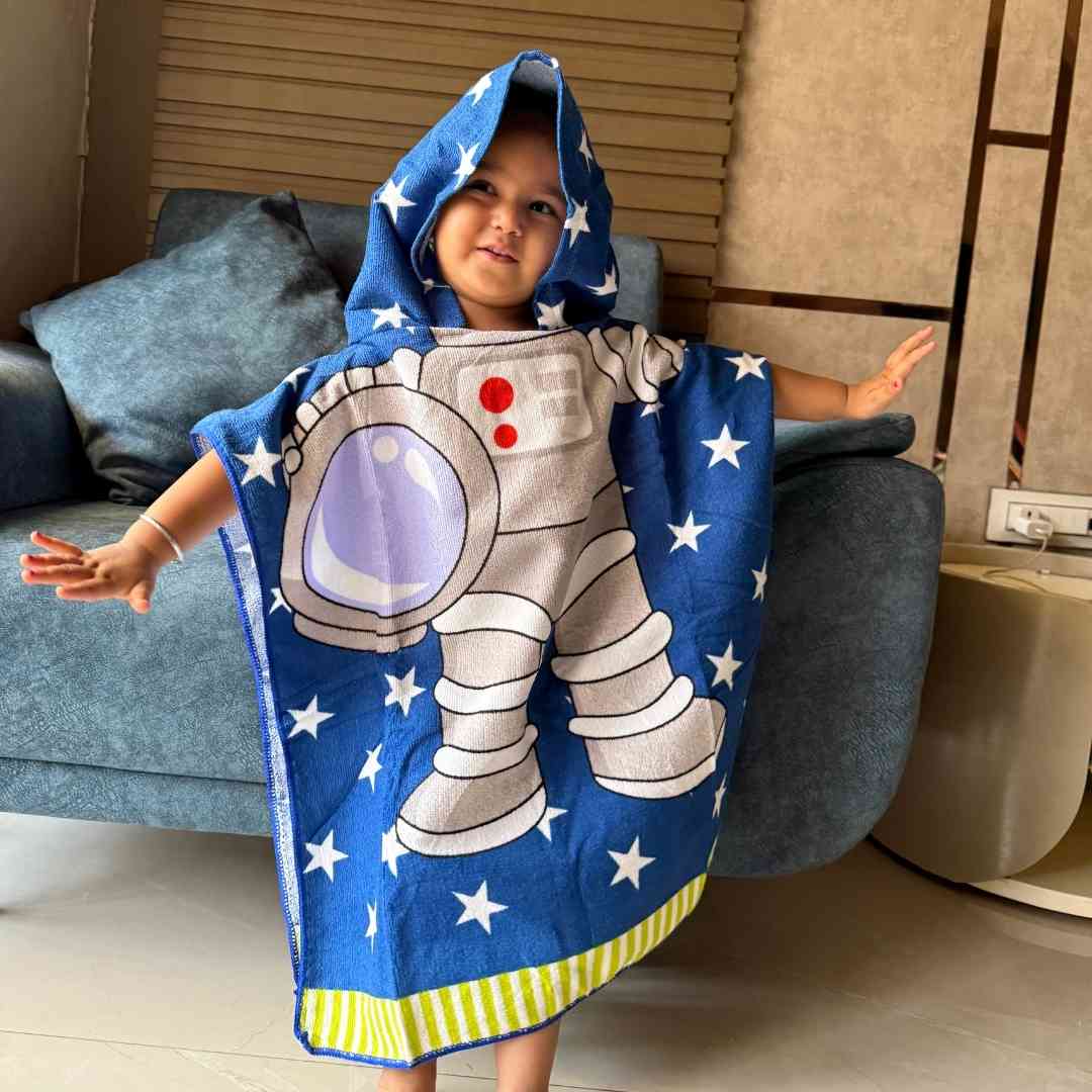 Microfiber astronaut poncho towel for toddlers, quick-dry and super soft