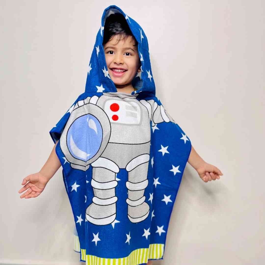 Baby towel with hood, space astronaut design for kids’ bath time fun